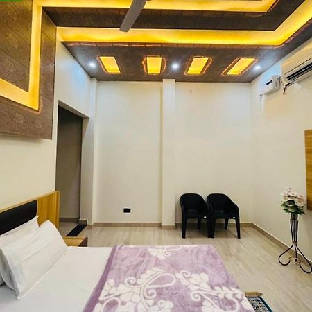 Lotus Palm Retreat - Full Villa Ujjain Exterior photo
