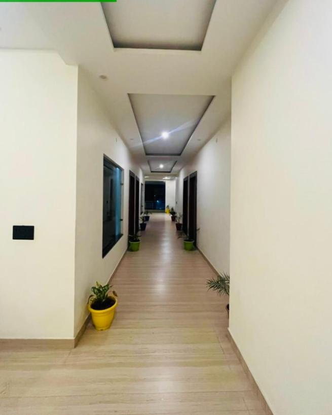 Lotus Palm Retreat - Full Villa Ujjain Exterior photo