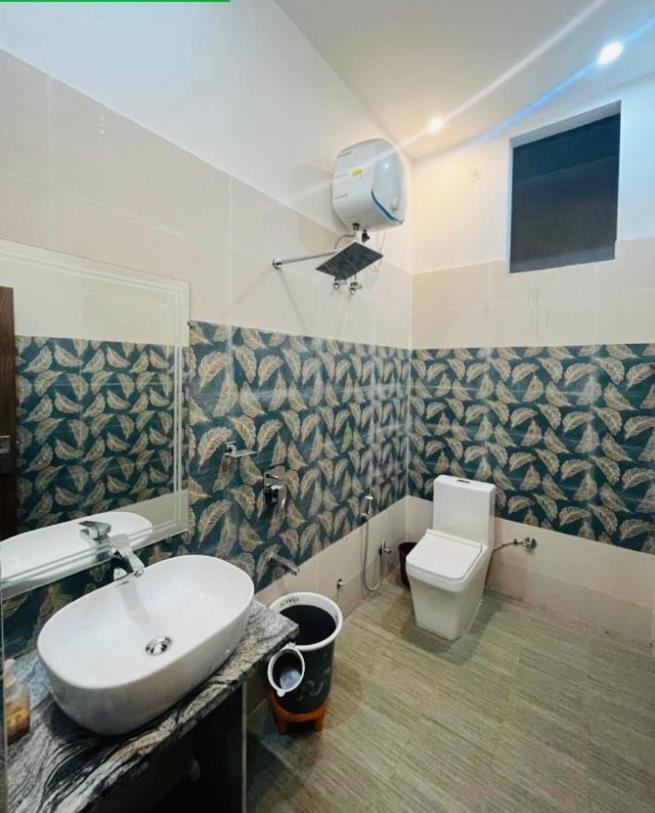 Lotus Palm Retreat - Full Villa Ujjain Exterior photo